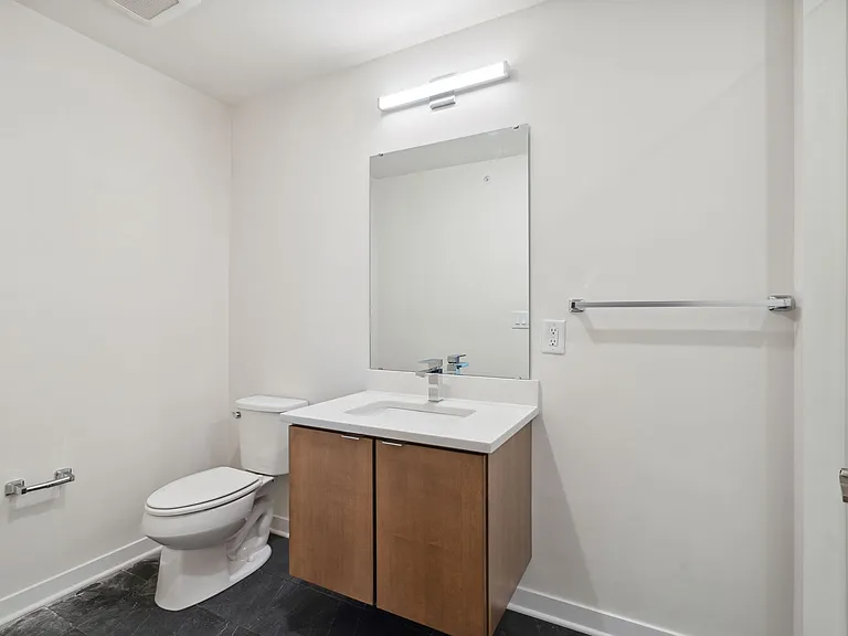 Graduate Pointe — Photo 142