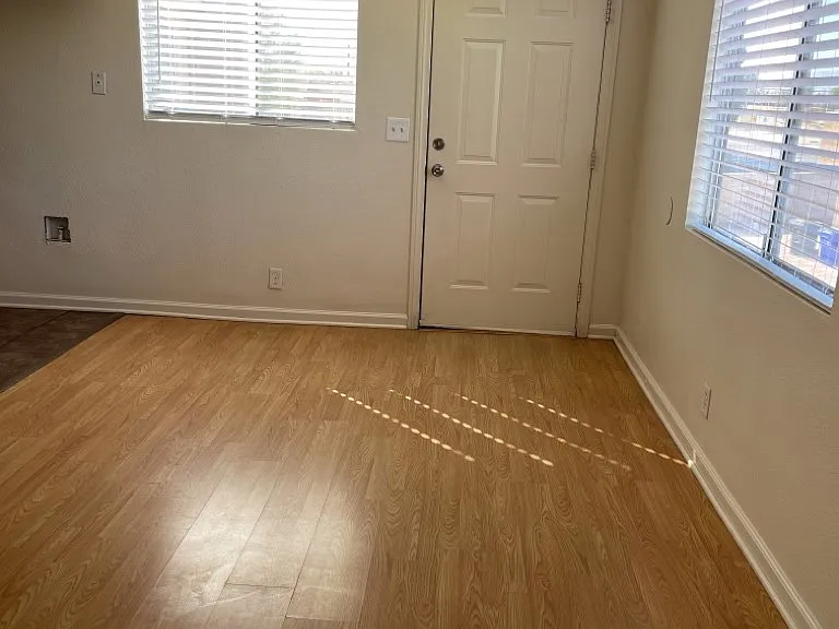 13757 Greenwood Pl #2 — Photo 5
