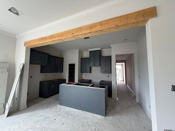 4th image of 10035 Pelican Pointe Ln