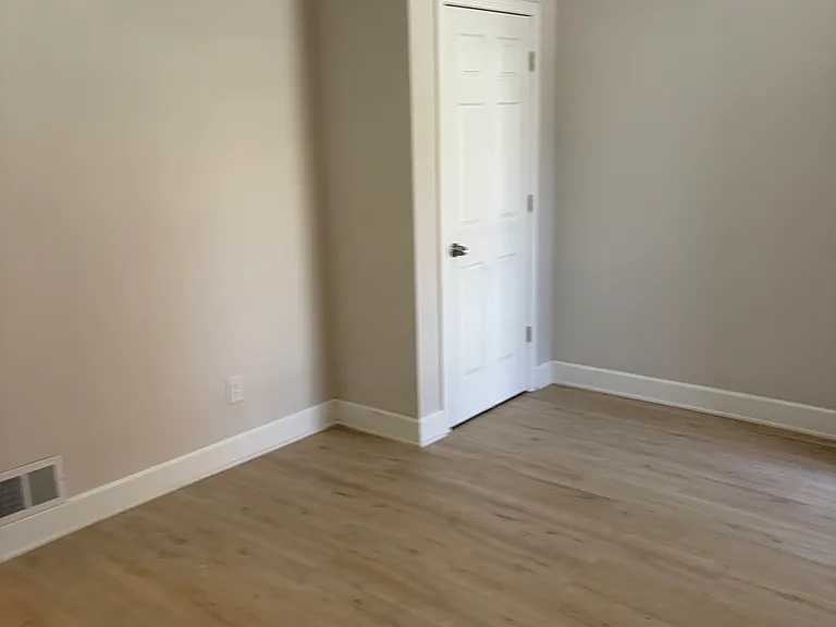 1343 Seward St — Photo 18