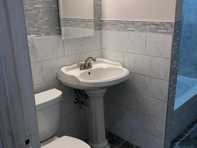 11 Dyer Ave — Photo 7