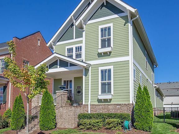 3rd image of 3007 Ardrossan Dr