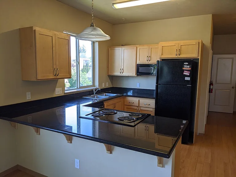Unit #7 - Kitchen Unit #7 - Kitchen