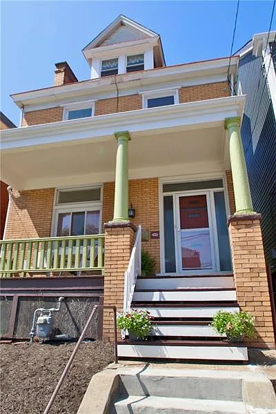 451 Kathleen St photo 1