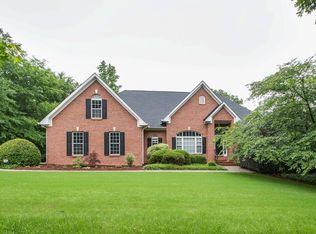 185 Antrim Glen Dr, Hoschton, GA 30548