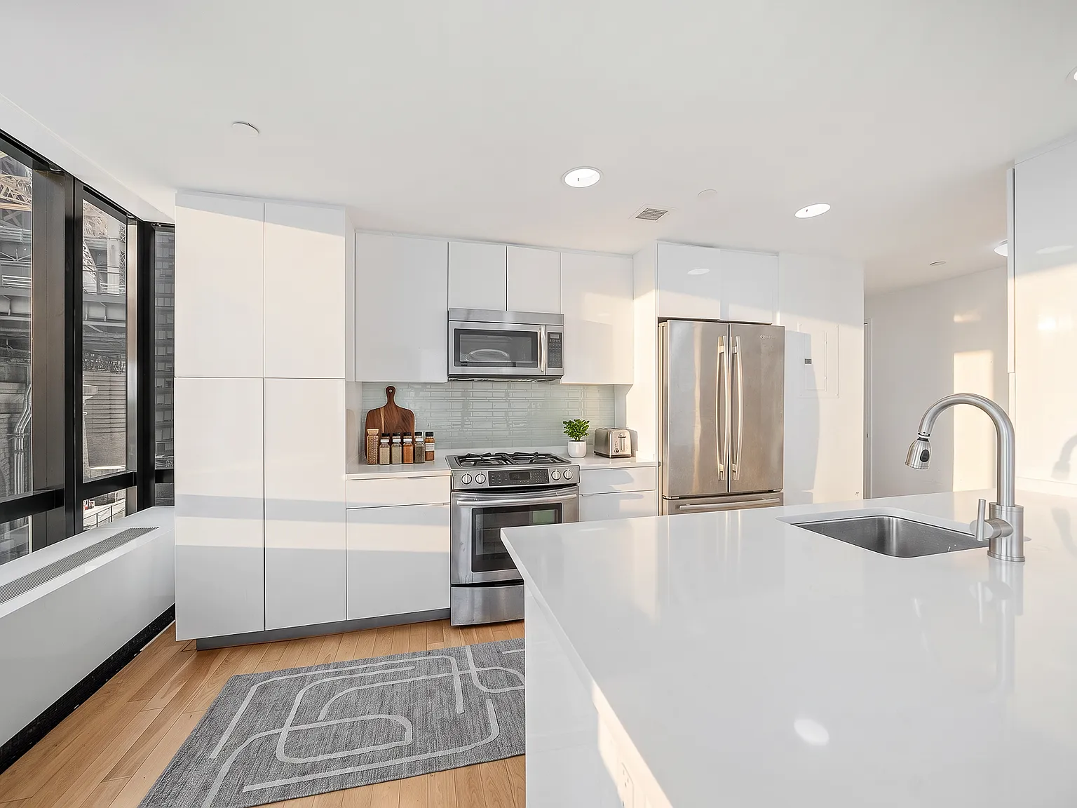 1113 York Avenue — Photo 4