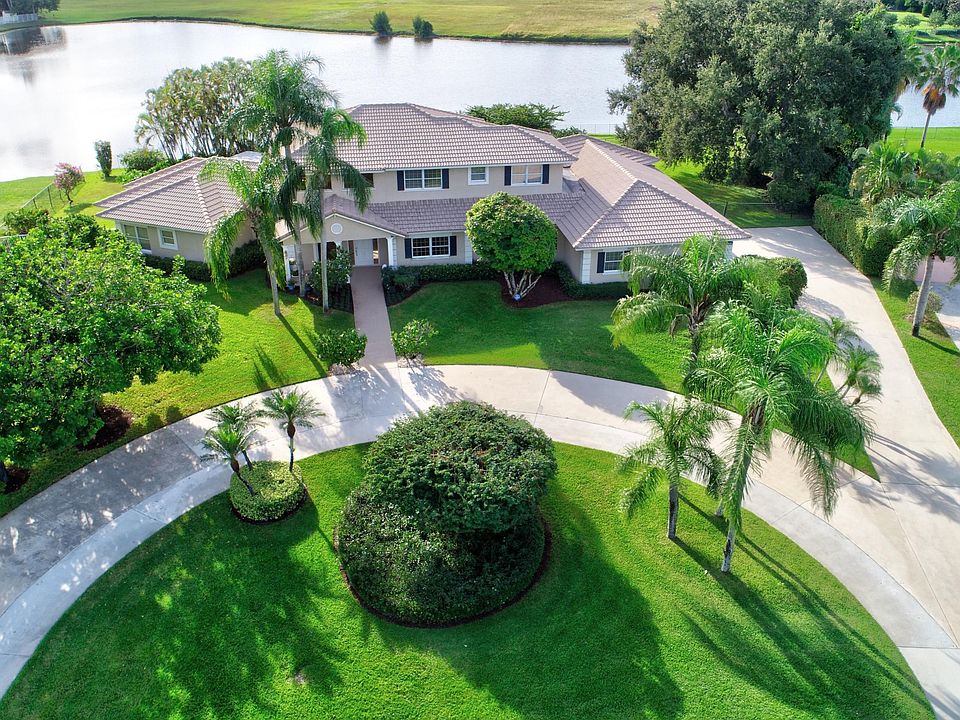 Home For Sale In Delray Lakes Estates