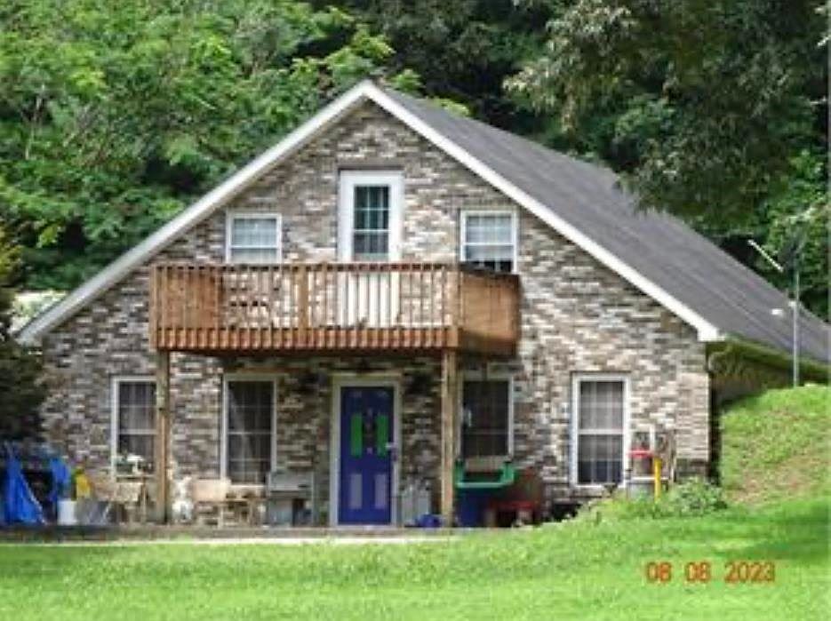 1st image of 705 Stonehill Ford Ln