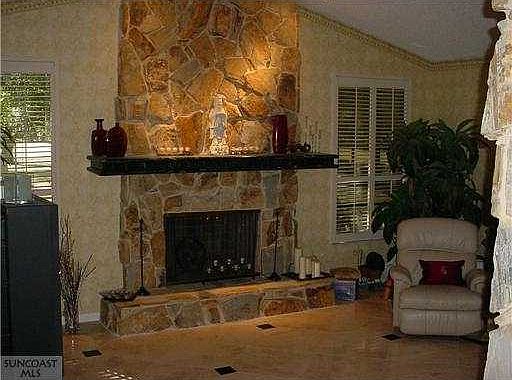 3rd image of 1086 Muirfield Ct