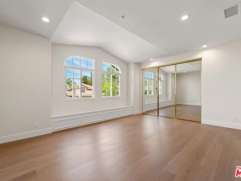 18500 Saint Moritz Dr — Photo 35