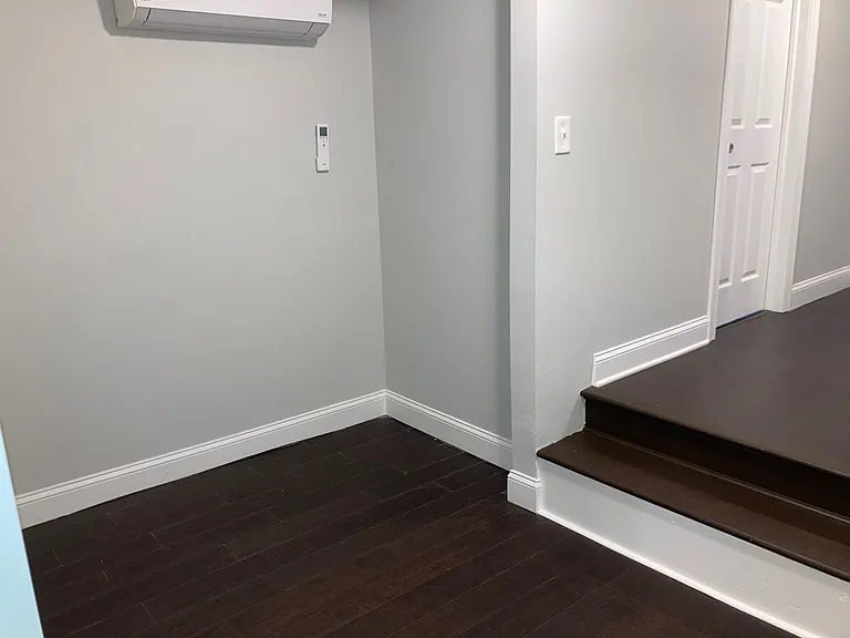 2225 W Thompson Street — Photo 11