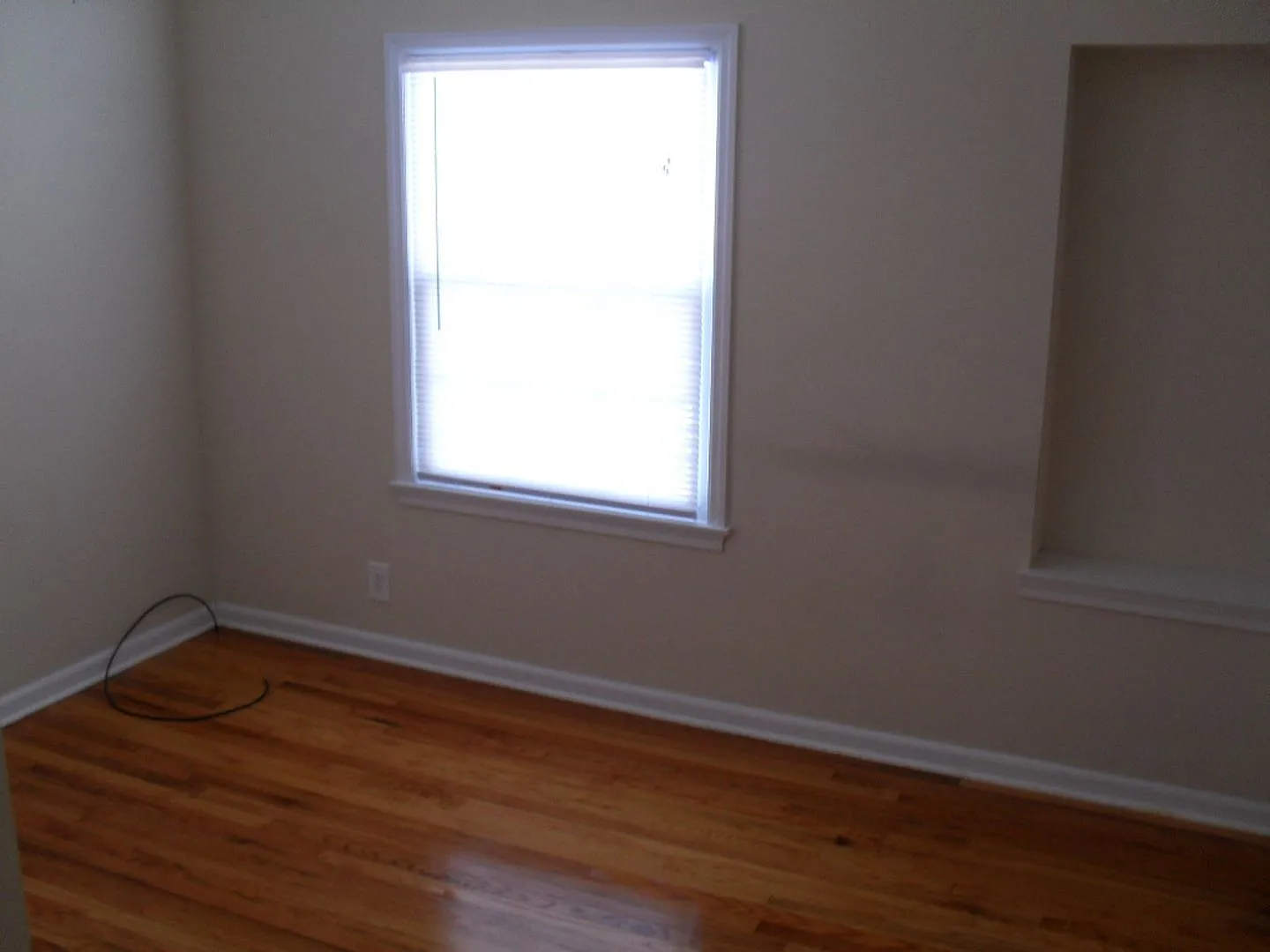 **3-Bedroom Home W/ Attached Garage In Beechwold — Photo 4