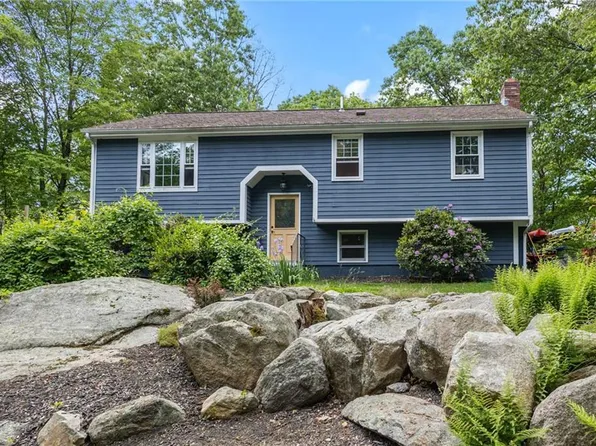 14 Jackson School House Rd, Glocester, RI 02814