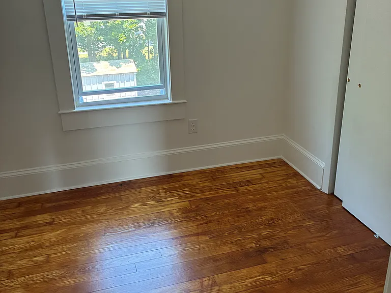 296 Park St — Photo 5
