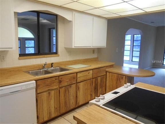 5th image of 2030 Hyatt Dr