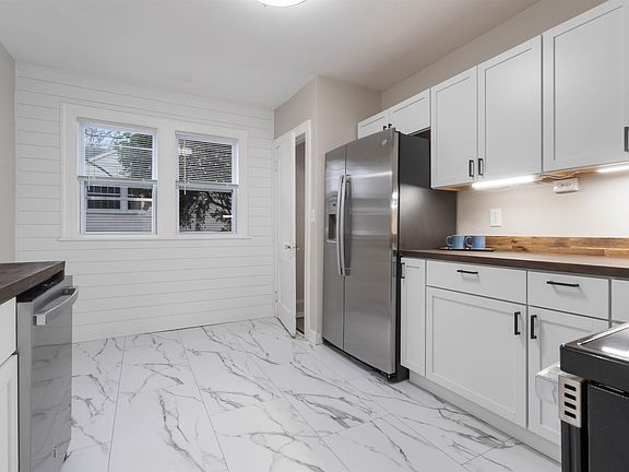 4th image of 109 10th St