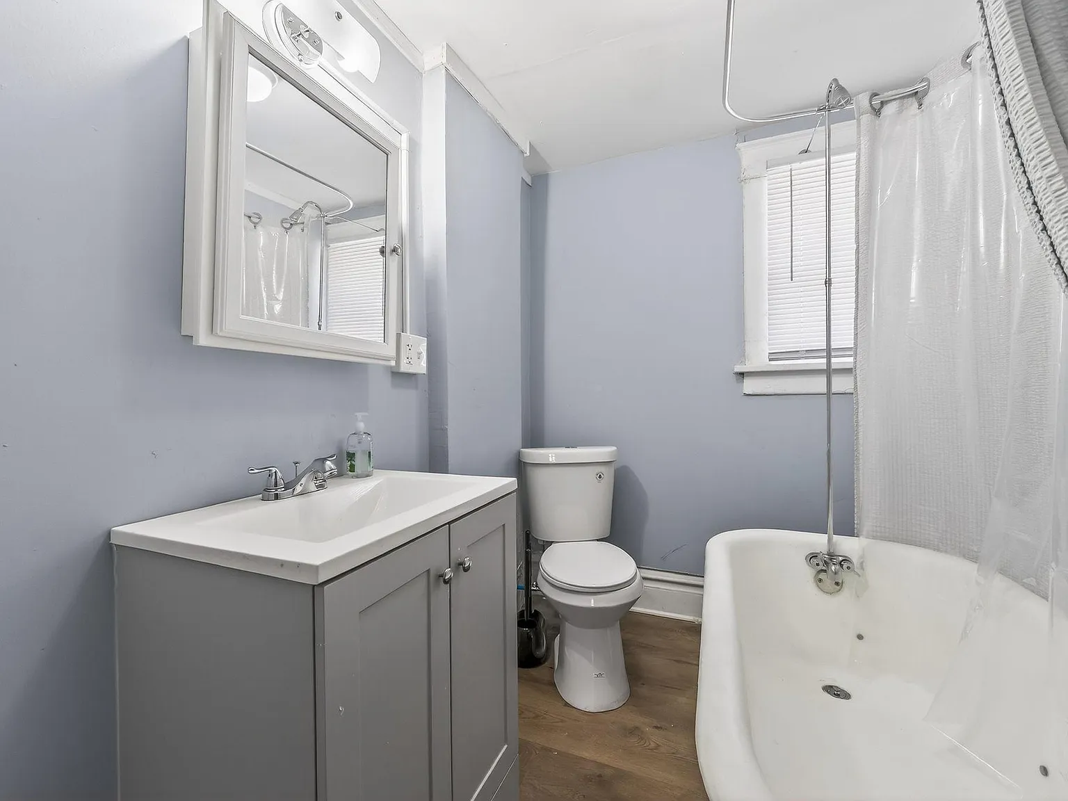 4 bed, 4.5 bath, 2467 sqft, $715 — Photo 4
