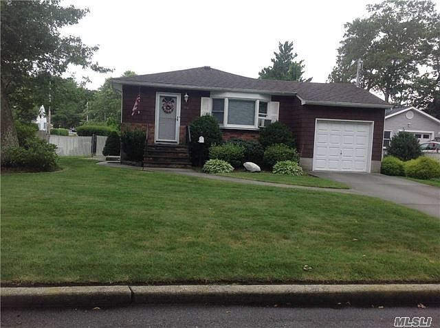 1st image of 194 Cadman Ave