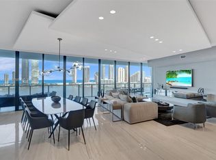 Prive, Aventura, FL 33160