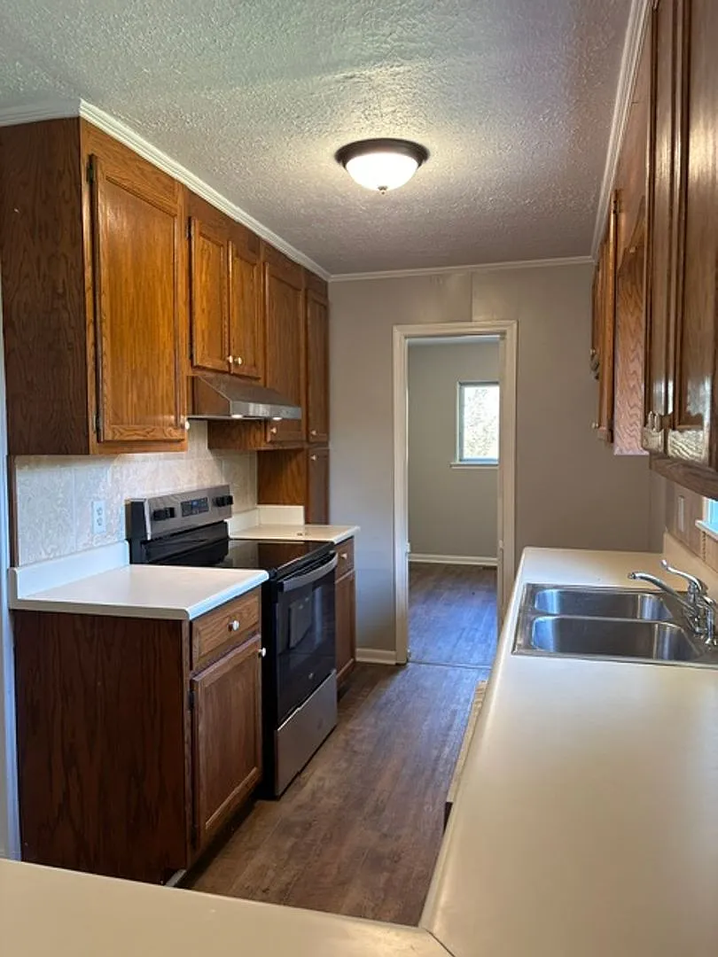 Renovated 3 Bedroom 1.5 Bath Home for Rent!! — Photo 3