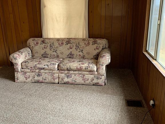 5th image of 740 Grieves Ln