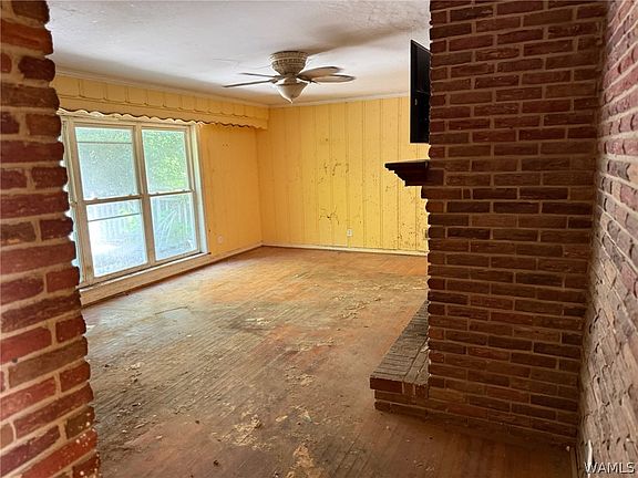 3rd image of 77 Arcadia Dr