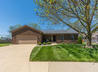 852 Eagle Crest Dr, Versailles, KY 40383