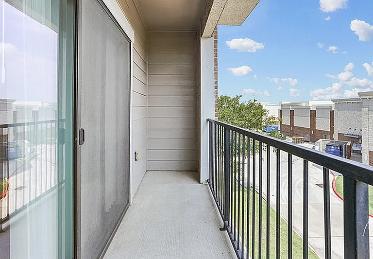 Residences at the Collection — Photo 31