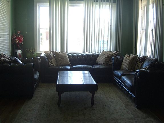 3rd image of 1533 N Waller Ave