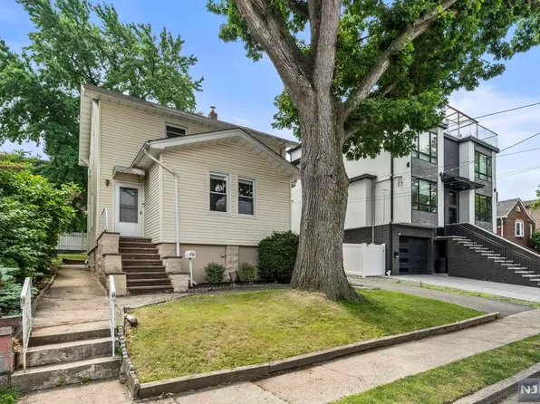 708 Jefferson Ave, Cliffside Park, NJ 07010