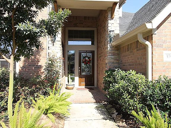 3rd image of 3703 Willow Springs Dr