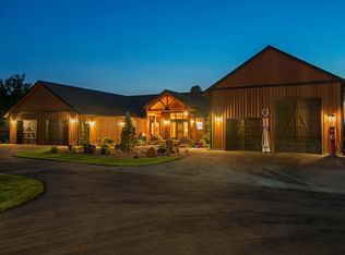 60310 Windsong Ln, Bend, OR 97702