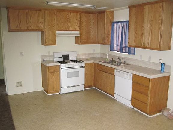 4th image of 716 Empire Ave APT A