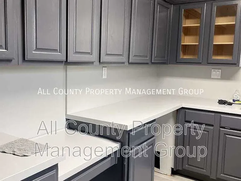 7300 Bob Hanger St — Photo 5