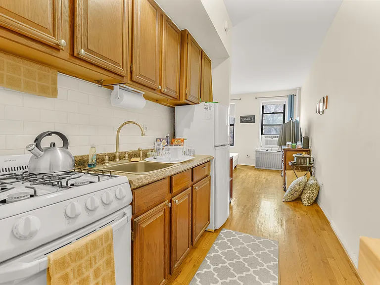 325 E 88th St #9 — Photo 6