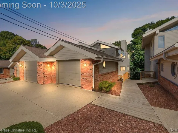 1066 York St, Plymouth, MI 48170