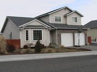 61 Lyle Loop Rd, Selah, WA 98942