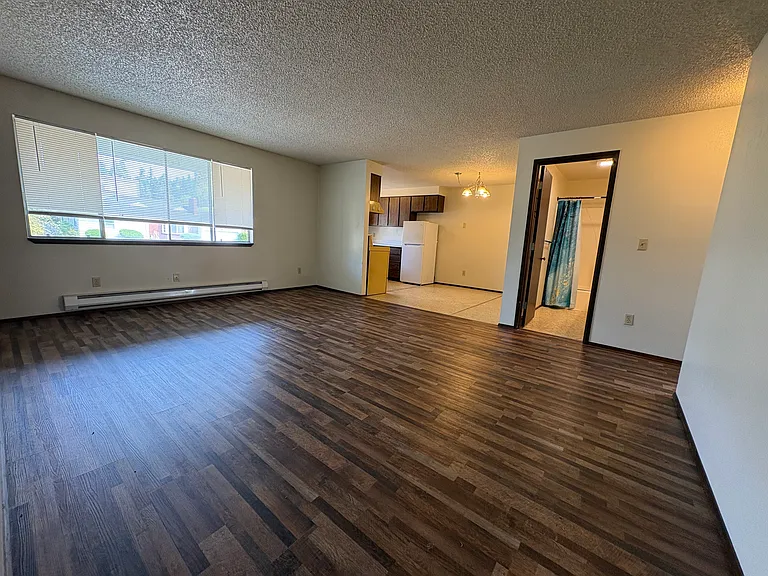 933 Anderson Ave — Photo 3