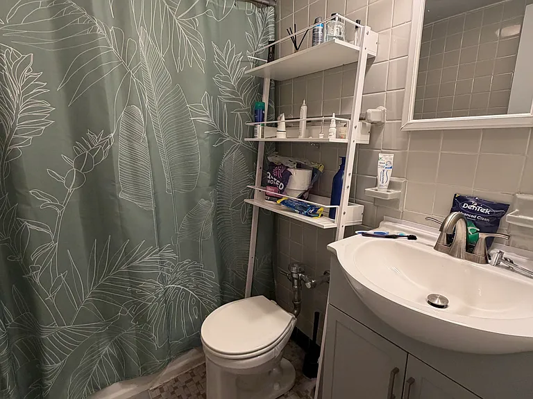 124 Sutherland Rd #1 — Photo 9