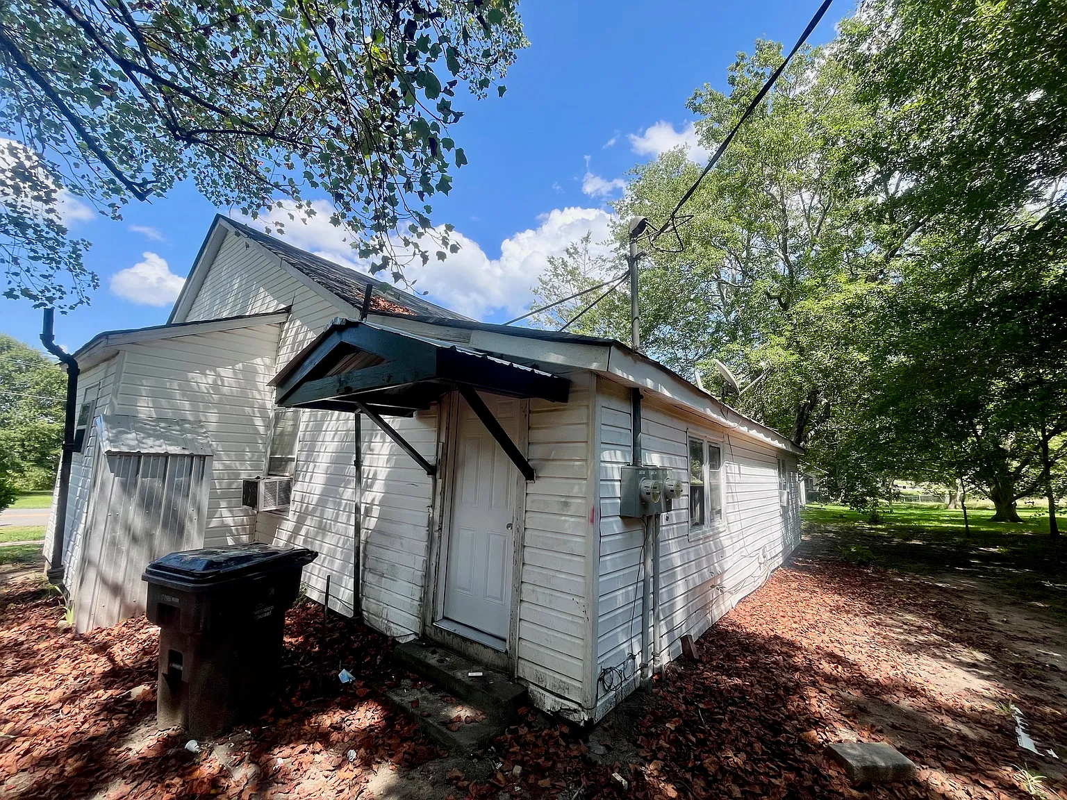 606 Ww Carr Avenue - B — Photo 4