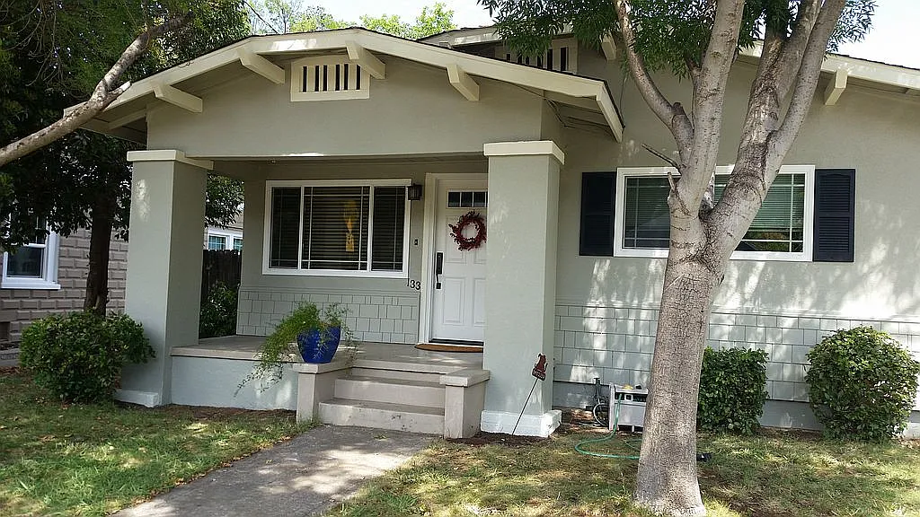 133 S Lincoln St photo 1