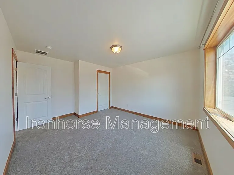 5471 Glenellen Dr #4 — Photo 31