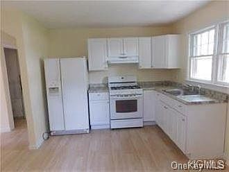 5th image of 106 Lakewood Dr