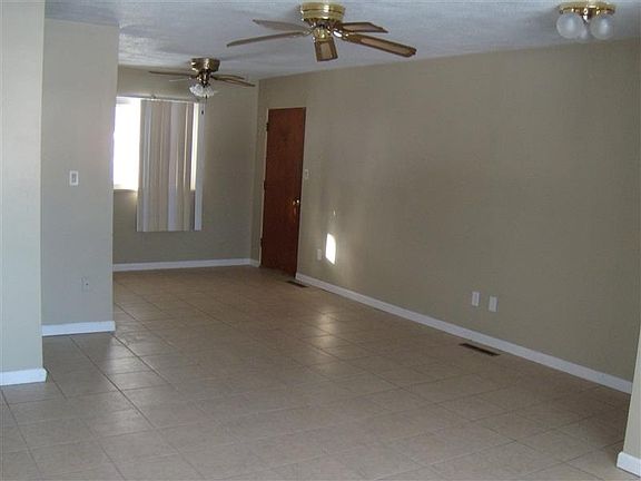 5th image of 25 Brookhaven Dr