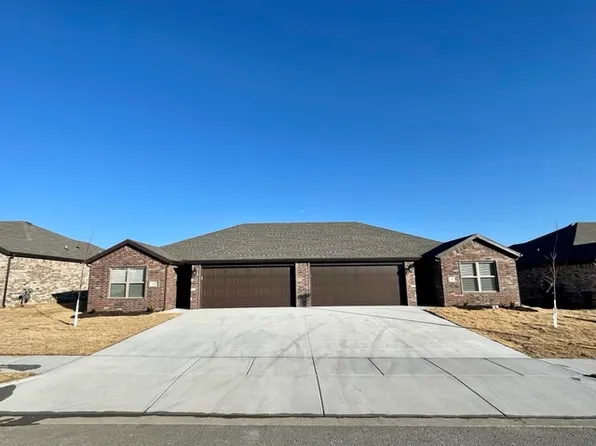 442 Rineel Ave, Centerton, AR