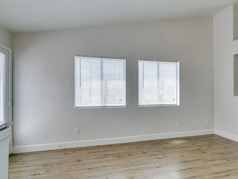 9660 Crystal Ridge Rd — Photo 20