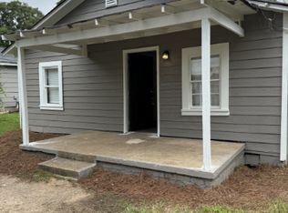 725 Glenn Robertson Dr, Lagrange, GA 30241