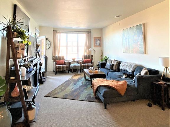 5th image of 3862 S Lake Dr #112
