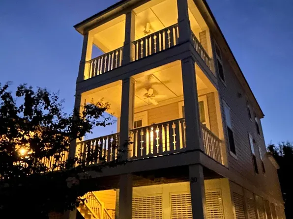 215 E 2nd St #30, Pass Christian, MS 39571