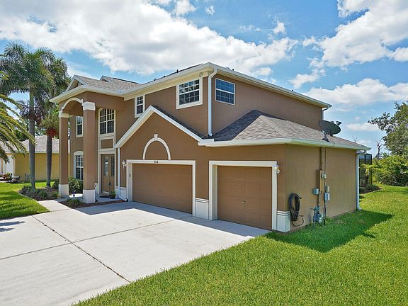 3rd image of 322 Castlewood Ln